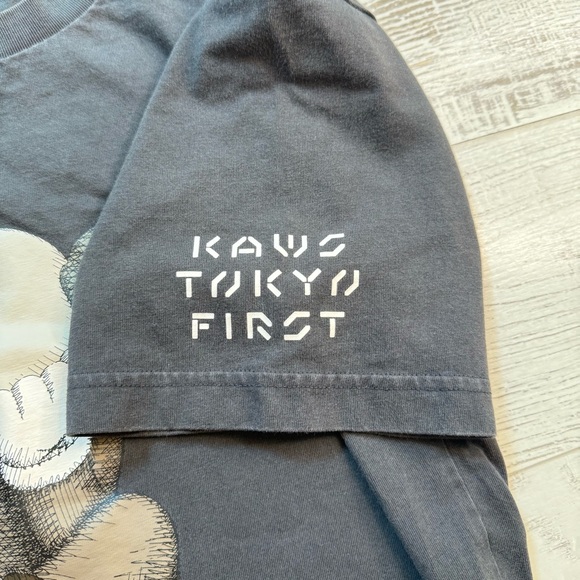 Uniqlo x KAWS Tokyo First Tee Shirt - Picture 4 of 5